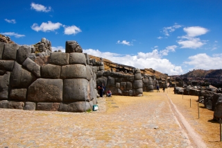 Sacsahuamany-Inka-ruin-002