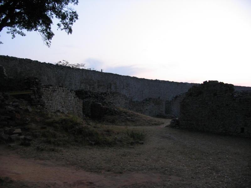 Zimbabwe-ruins_0563